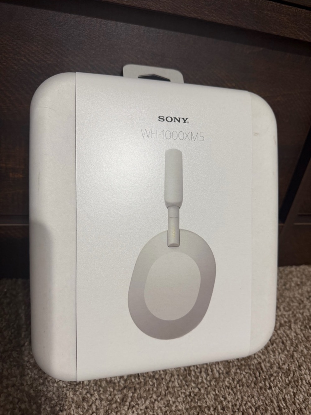 Sony WH-1000XM5 Headphone Packaging - White